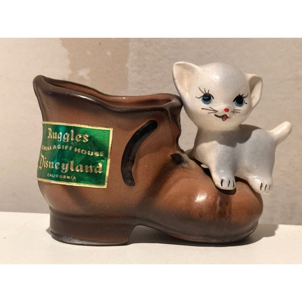 Vintage Ruggles Disneyland Ceramic Kitten on Boot Figurine E-3381 Brown Grey